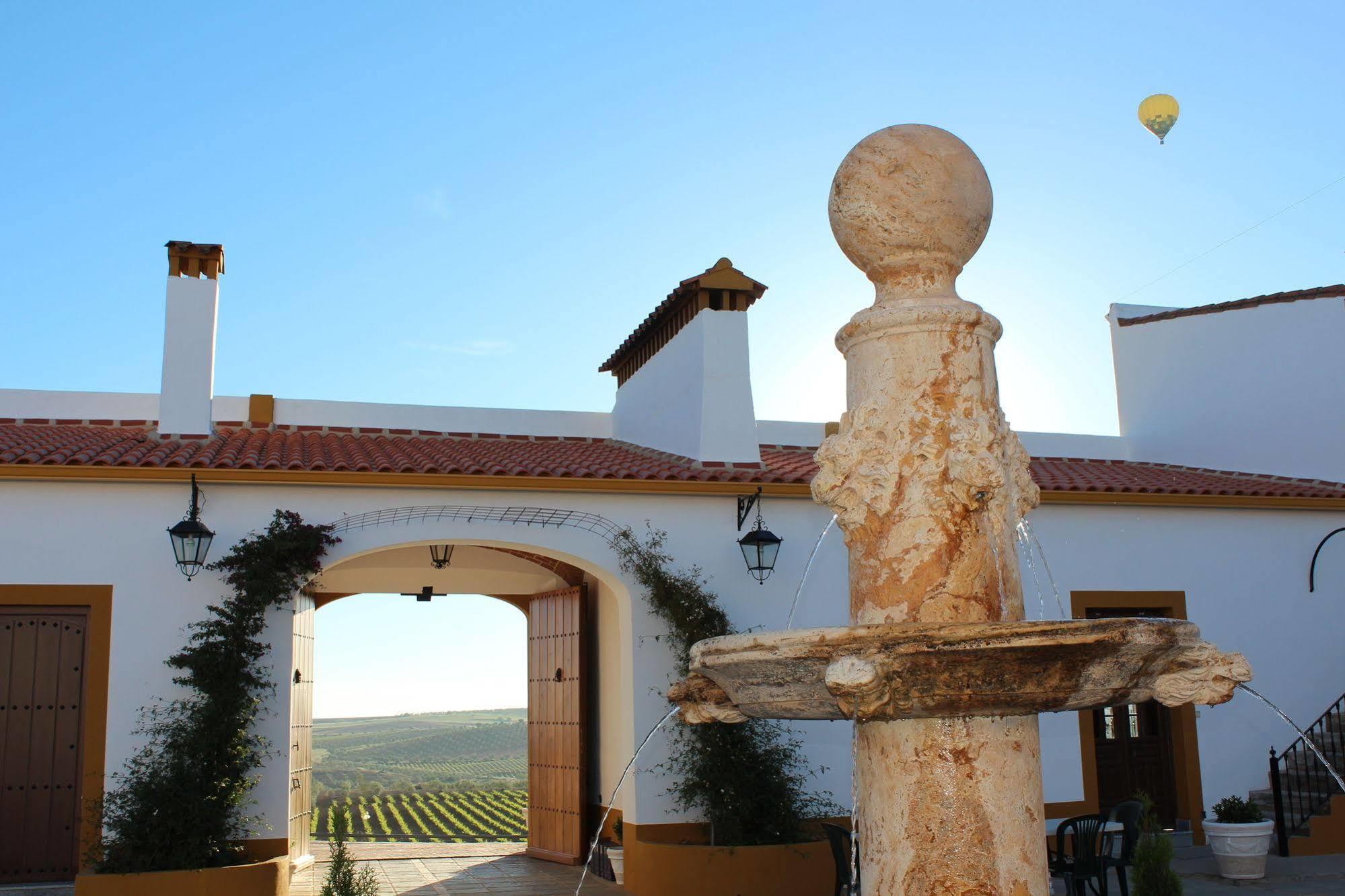Hotel Bodega El Moral Ribera del Fresno Exteriör bild