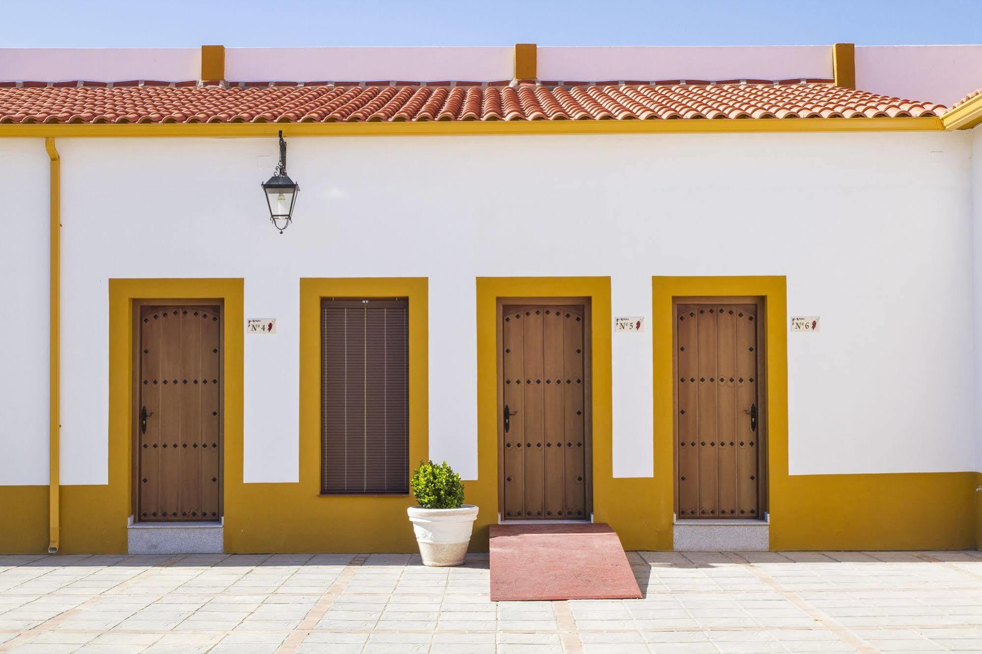 Hotel Bodega El Moral Ribera del Fresno Exteriör bild